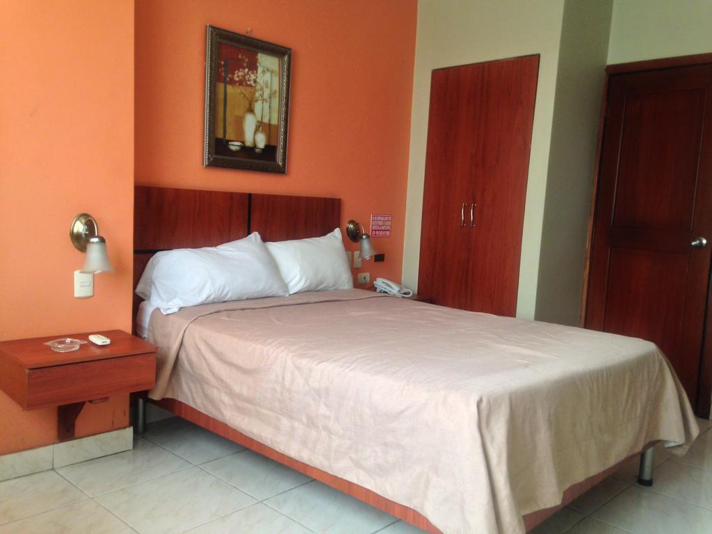 Hotel Tropical Inn Guayaquil Room photo